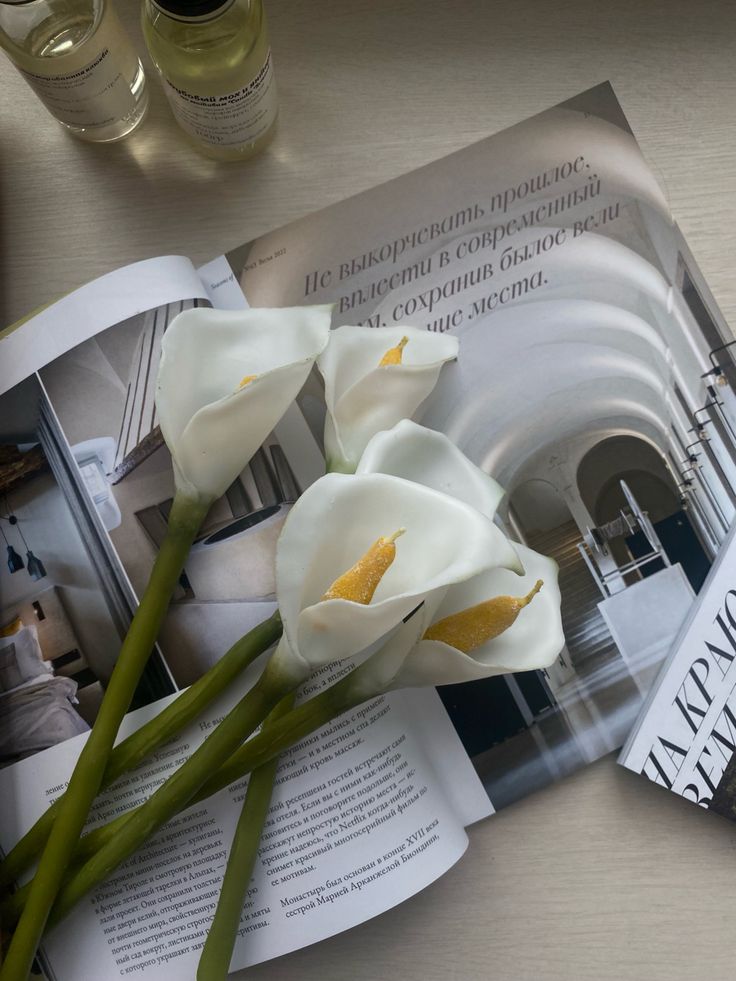 Soft Lily Candle